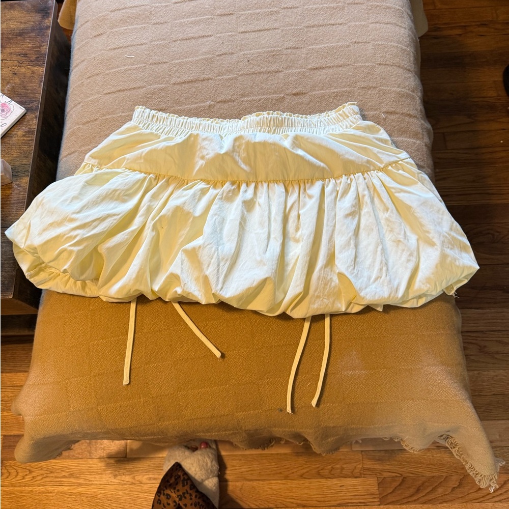 Cream Ruffled Skirt - Picture 3 of 5